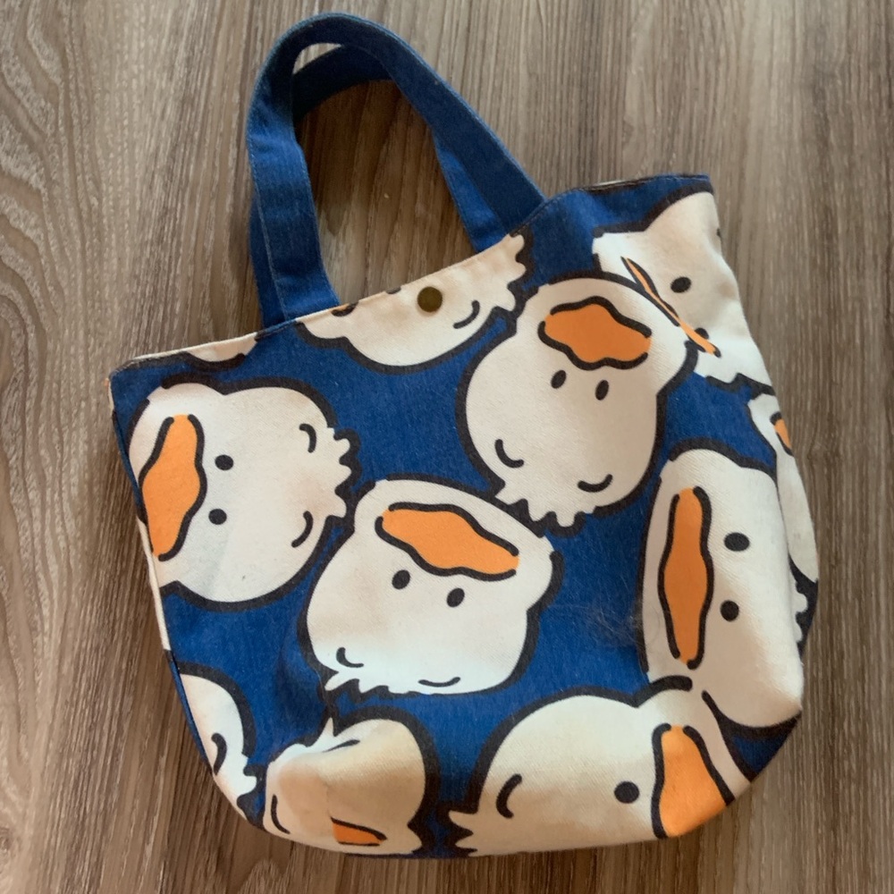 Cute ducky bag in ok condition
